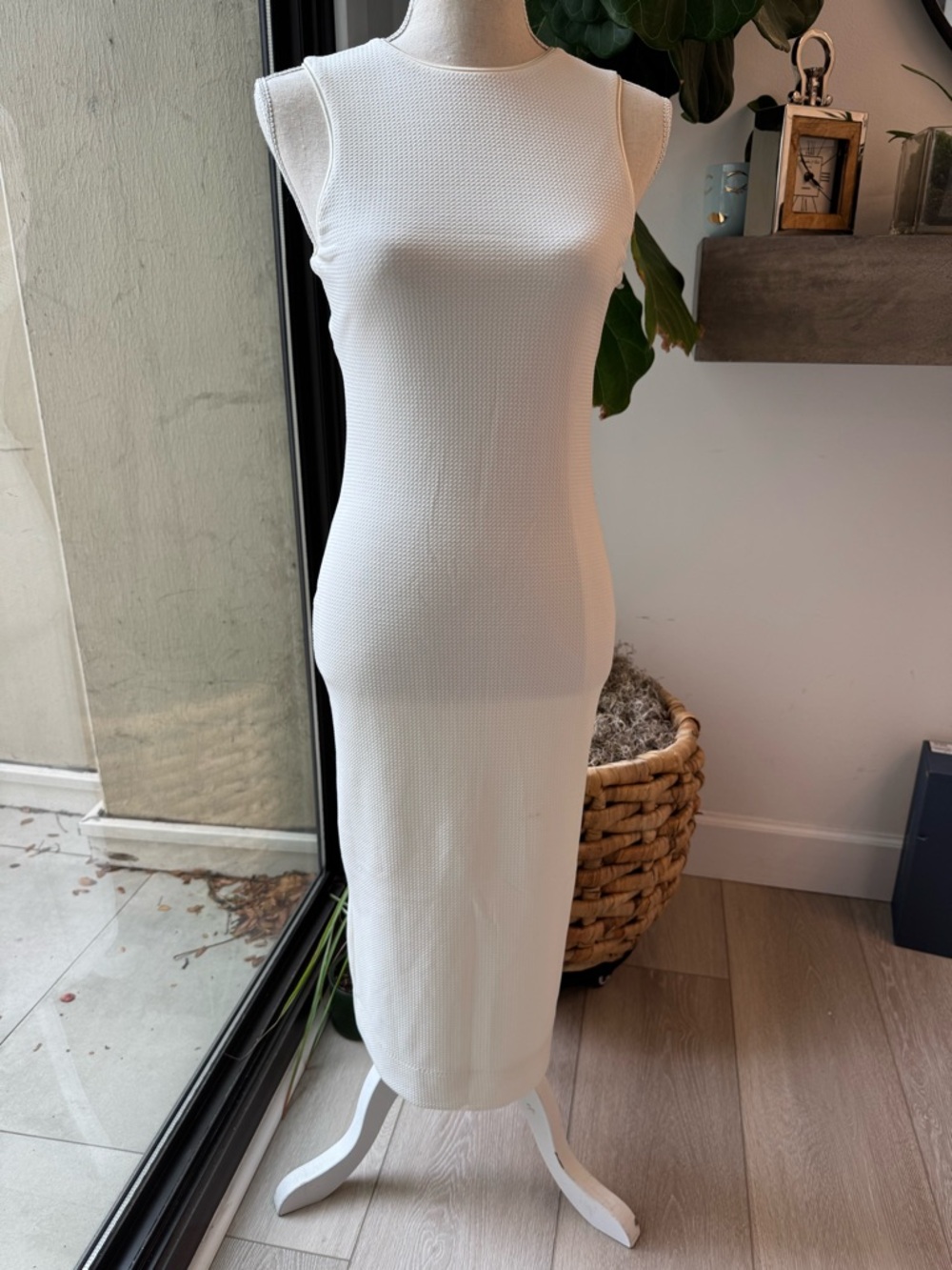 Dress the Population White Backless Sleeveless Midi Dress - Picture 2 of 3